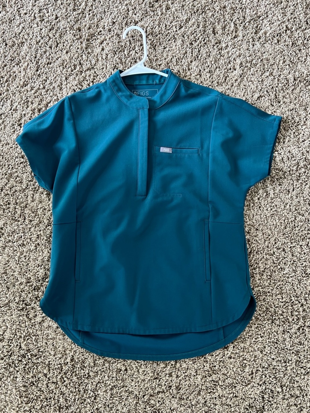 LIKE NEW FIGS Caribbean Blue Montex
Mock Neck Scrub Top SIZE SMALL